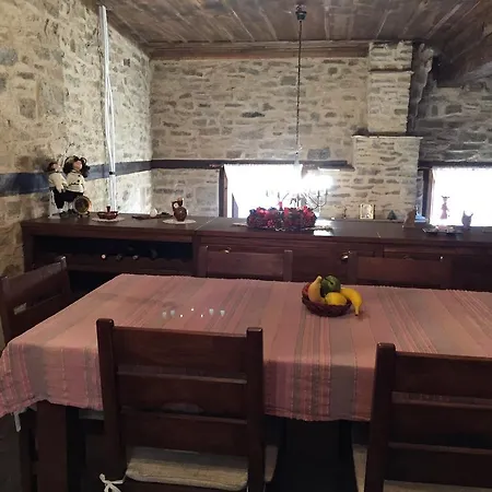 Pensiune Lazovata House