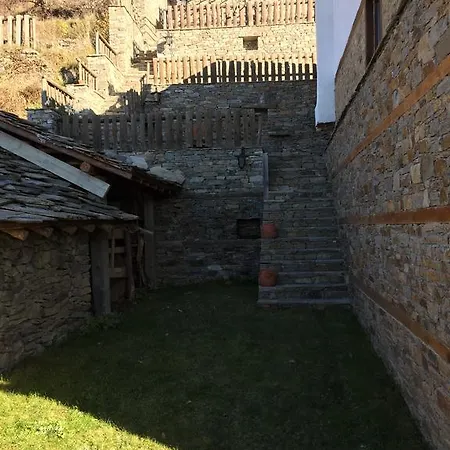 Pensiune Lazovata House *