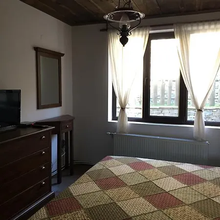 Pensiune Lazovata House