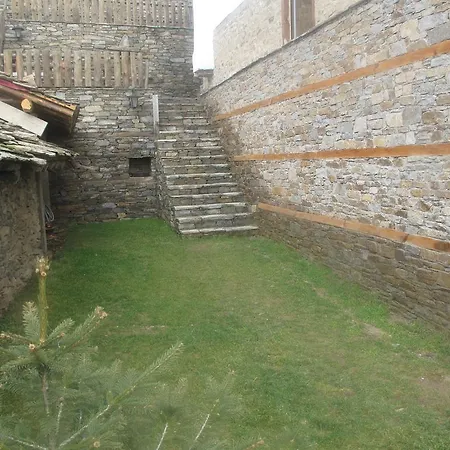 Pensiune Lazovata House *